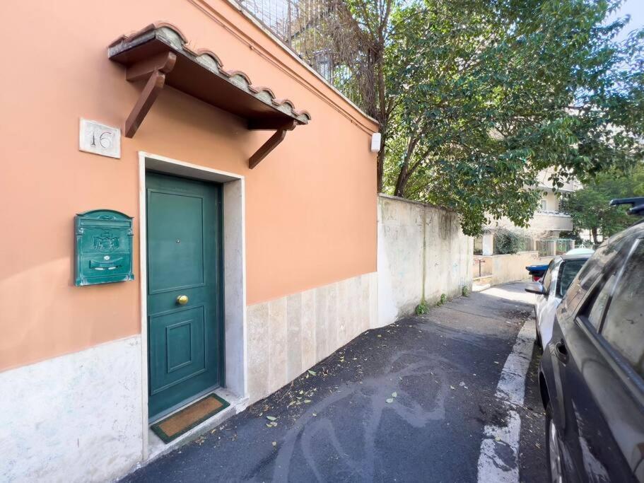 Suite Indipendente Su Due Livelli Rome Bagian luar foto