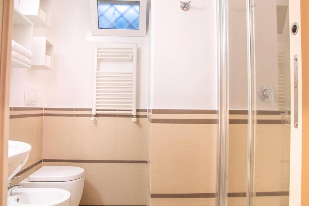 Suite Indipendente Su Due Livelli Rome Bagian luar foto