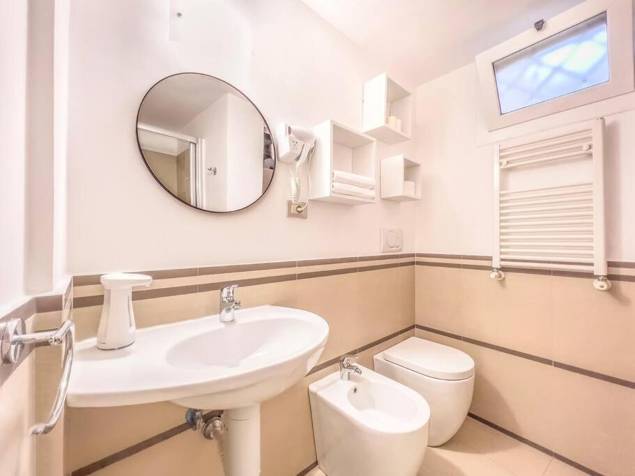 Suite Indipendente Su Due Livelli Rome Bagian luar foto